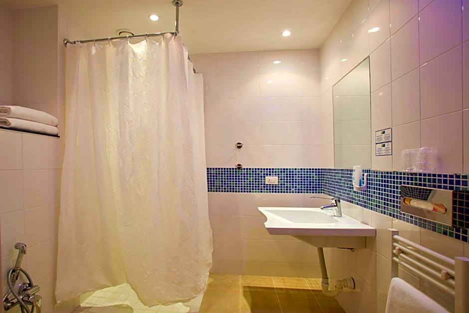 Holiday Inn Express Milan-Malpensa Airport By IHG