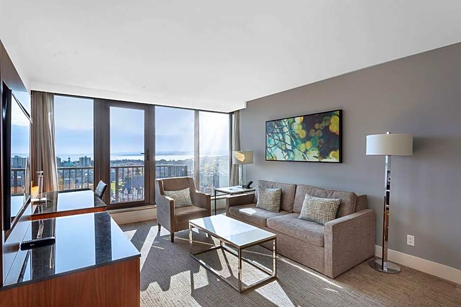 DoubleTree by Hilton Hotel & Suites Victoria