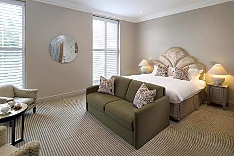 King Room with Sofa Bed and View - Non-Smoking