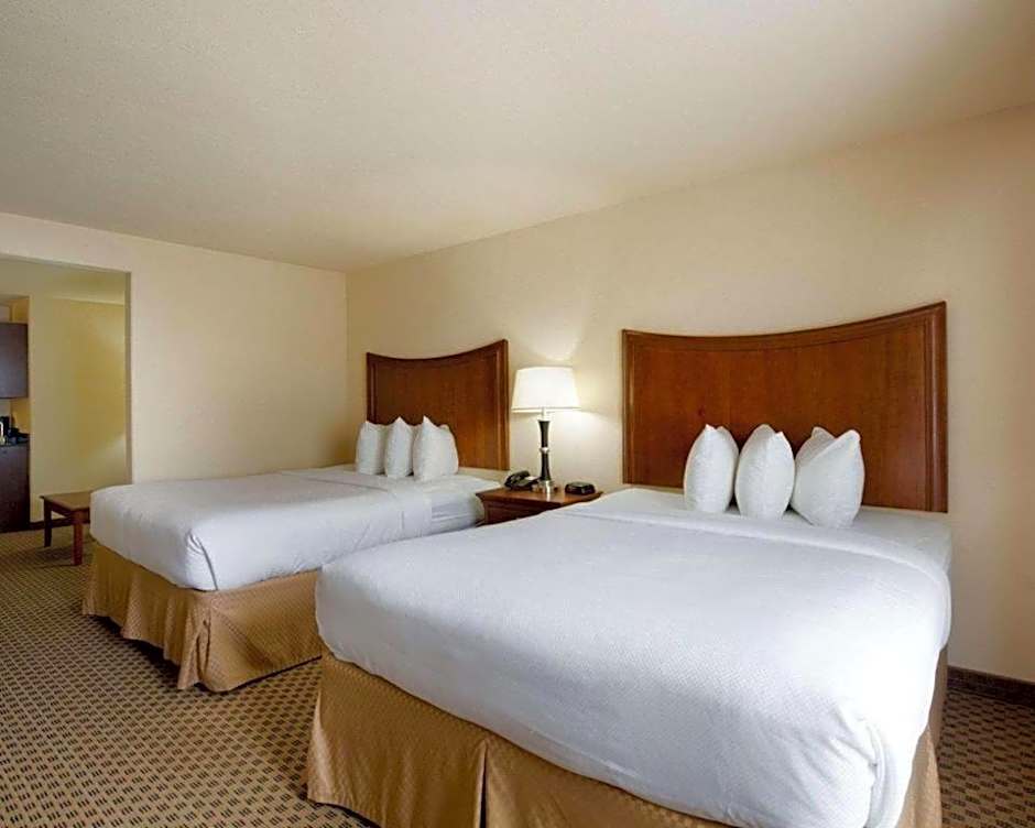 Quality Suites Huntsville Near University