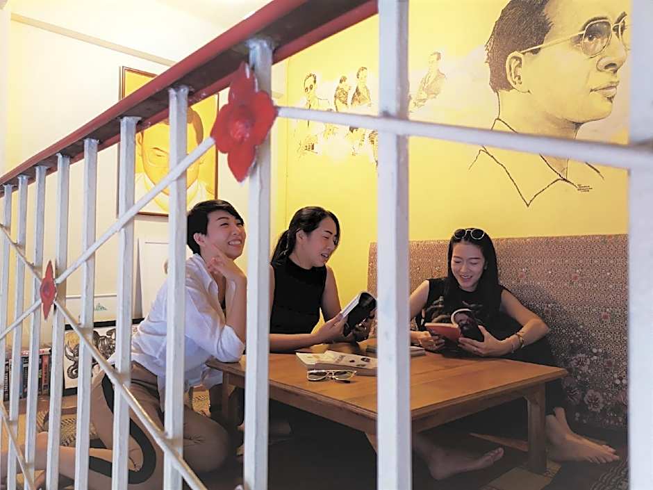 Oldie and Sleepy Hostel