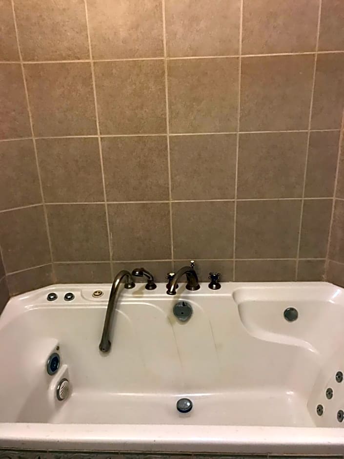 Waterbury Big Apple Motel