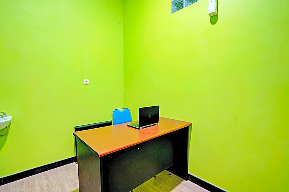 OYO Life 91884 Kost Kusuma Dewi Syariah