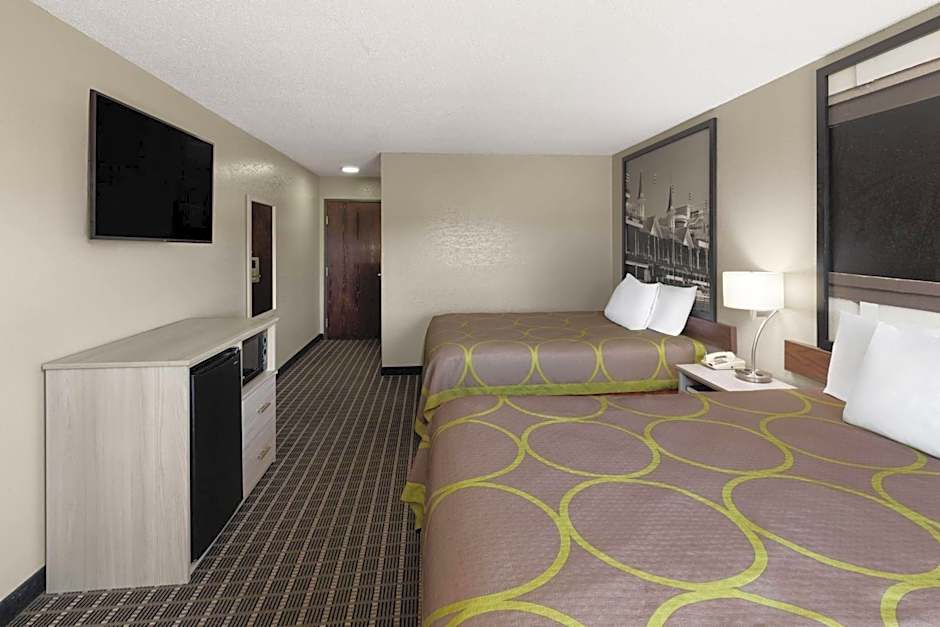 Super 8 by Wyndham Shepherdsville