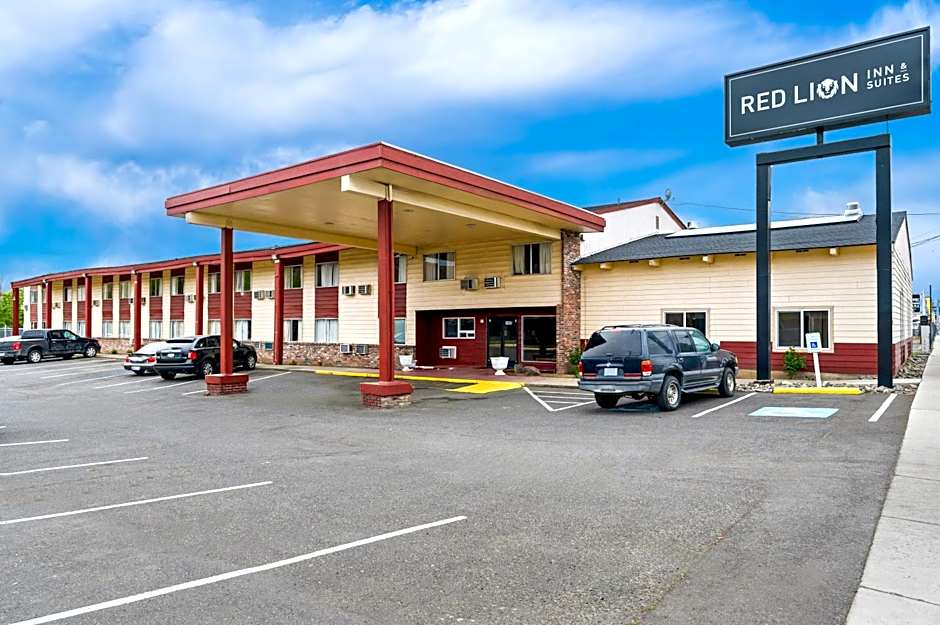 Photo 1 of 30 of Red Lion Inn & Suites Yakima