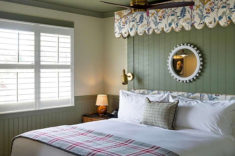 Le Petit Pali at 8th Ave