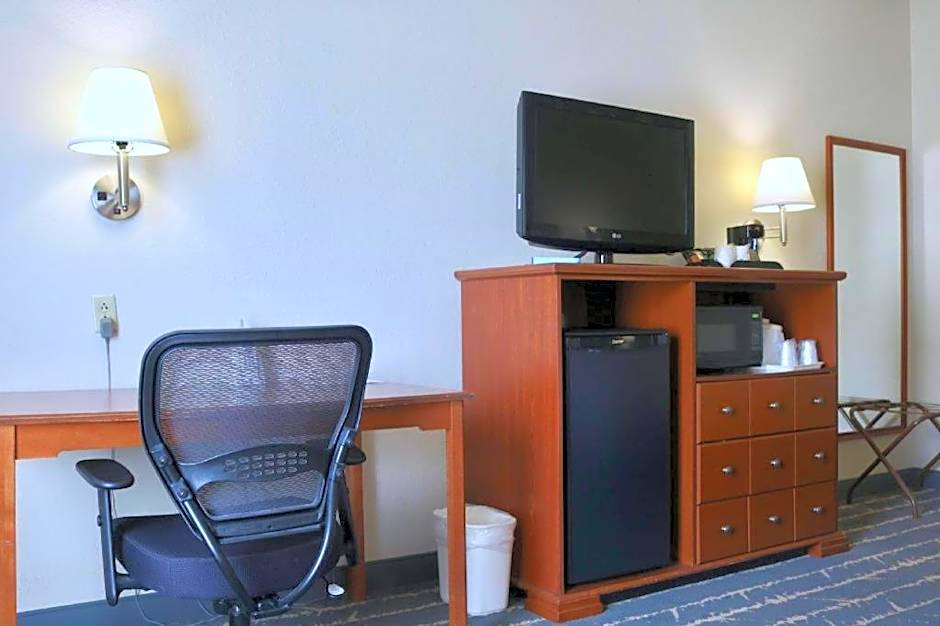 Best Western Fostoria Inn & Suites