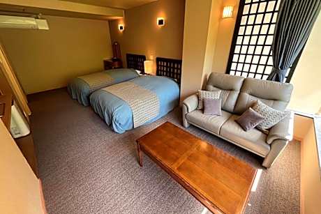 Twin Room with Private Bathroom