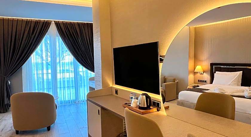 MQ Hotel Suites & SPA