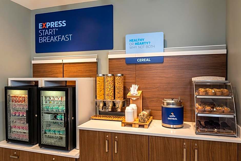 Holiday Inn Express Toronto Downtown By IHG