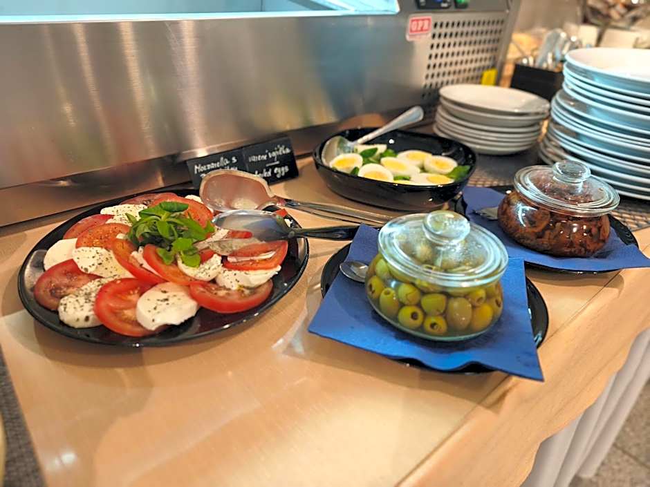 Felicity Garni Hotel