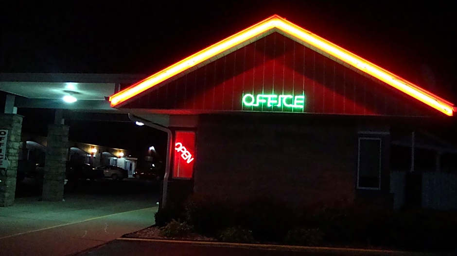 Pinconning Trail Inn Motel