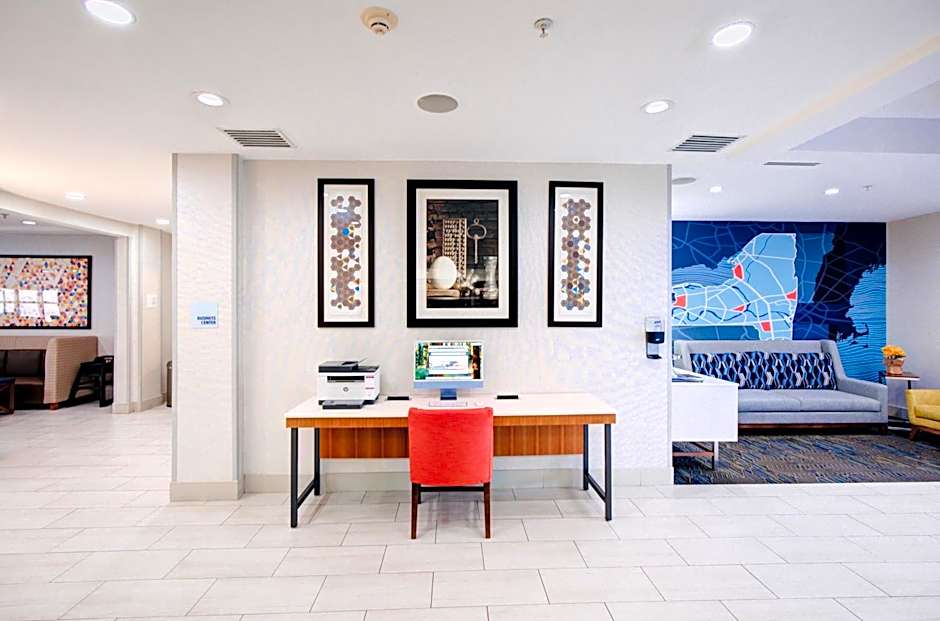 Holiday Inn Express Hotel & Suites Chester By IHG