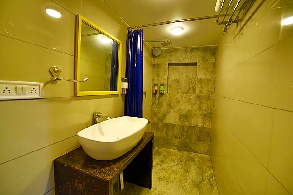 The Colonial Manek Manor by SAH