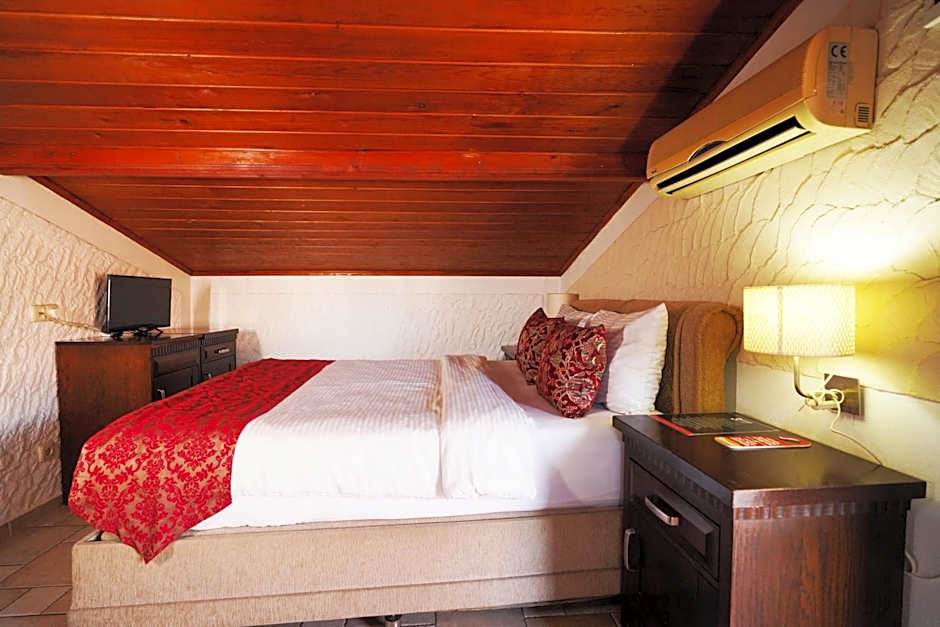 Cicerone Lodge Hotel