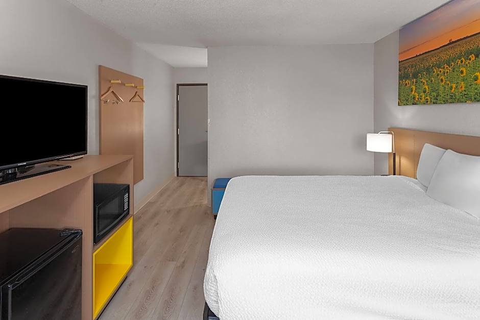 Days Inn by Wyndham Mason City