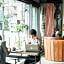 Len Kyoto Kawaramachi Hostel Cafe & Bar