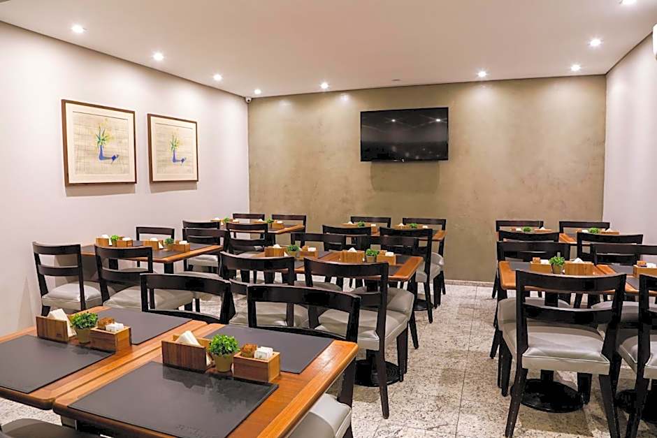 Slaviero Essential Curitiba Batel