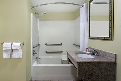 Deluxe King Room - Disability Access/Non-Smoking