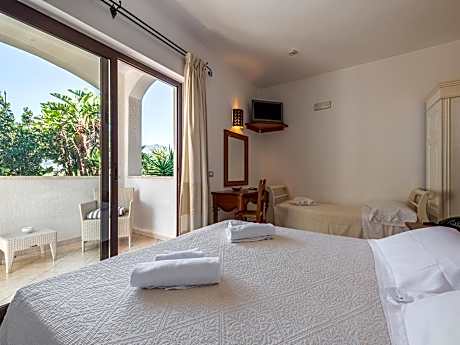 Triple Room with Balcony