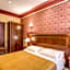 Aurelius Art Gallery Hotel