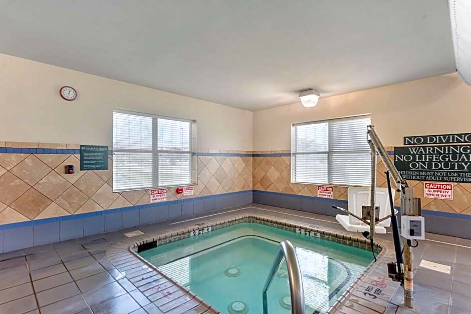 Comfort Inn & Suites Dover near Speedway