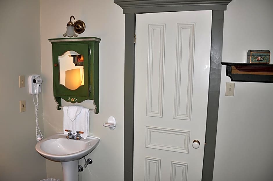 Auberge Lakeview Inn