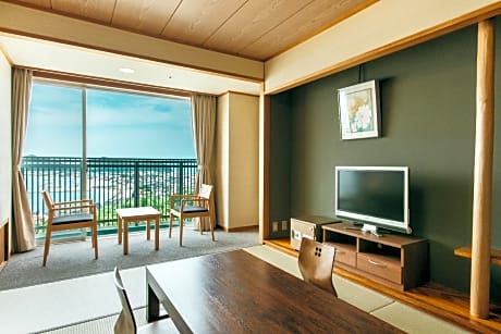 Japanese Style Room C for 6 Adults