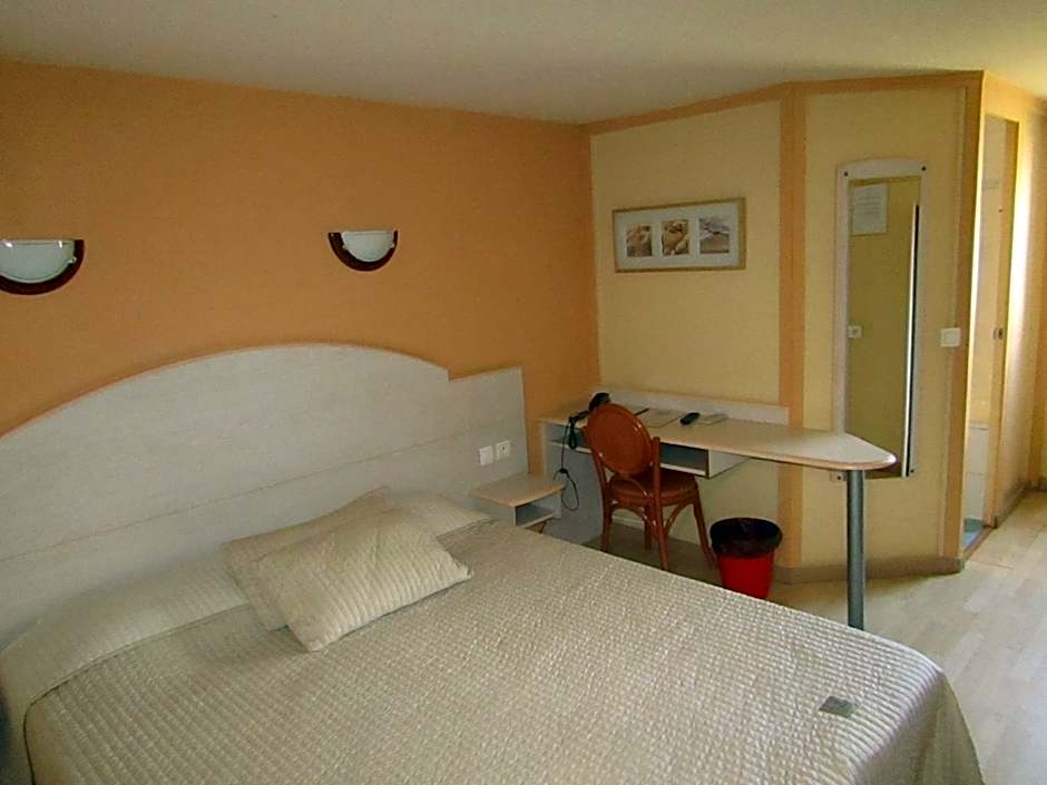 Aix Hotel