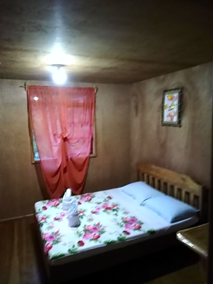 7th Heaven Lodge and Cafe