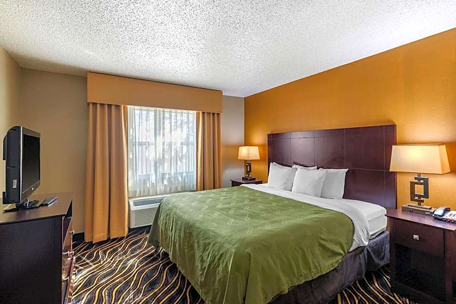 Quality Suites Addison-Dallas