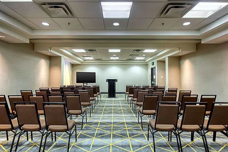 Holiday Inn & Suites Atlanta Airport North By IHG