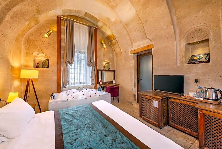 Cappa Via Cave Hotel