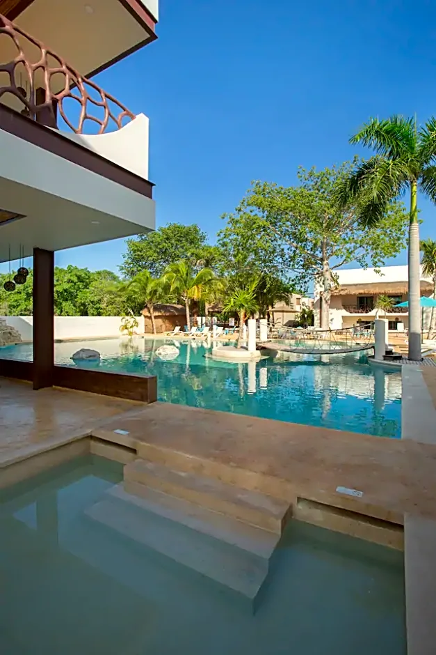 Casa Kaoba Hotel & Suites