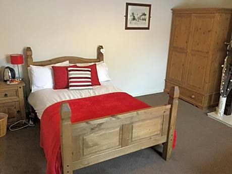 Twin Room with Private External Bathroom