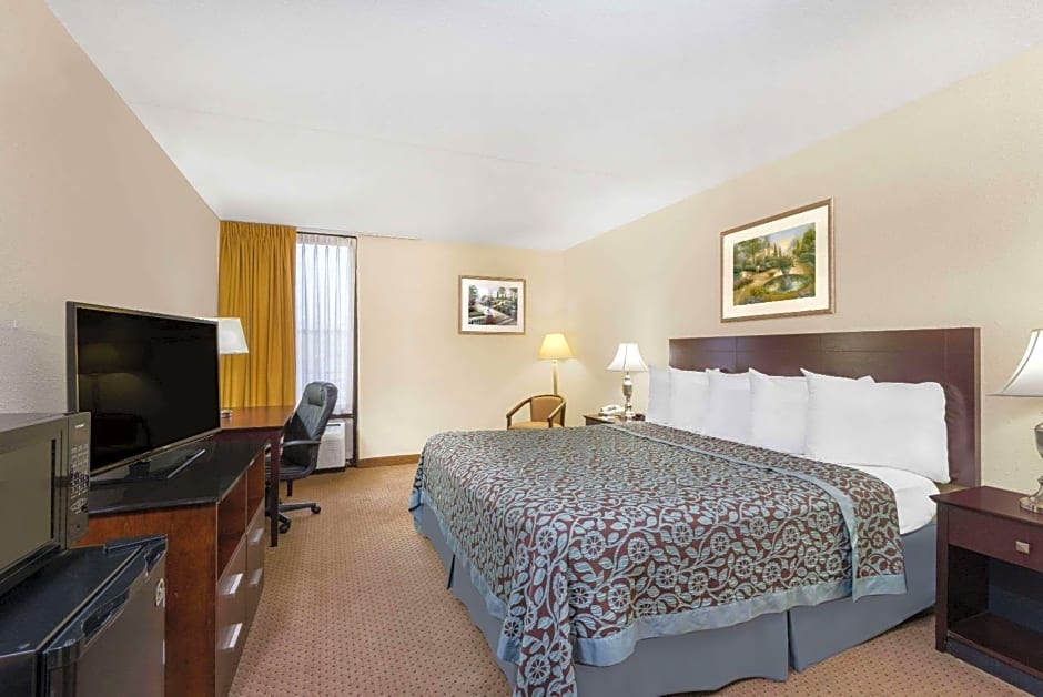 Days Inn by Wyndham Indianapolis Northeast