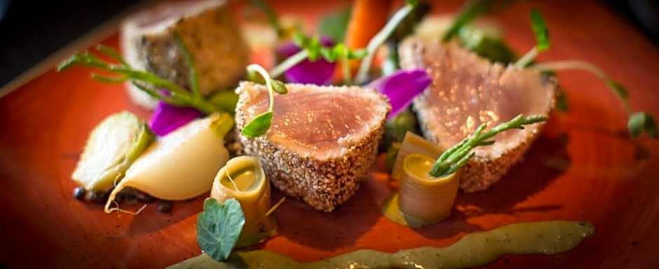 Storm Mountain Lodge & Cabins