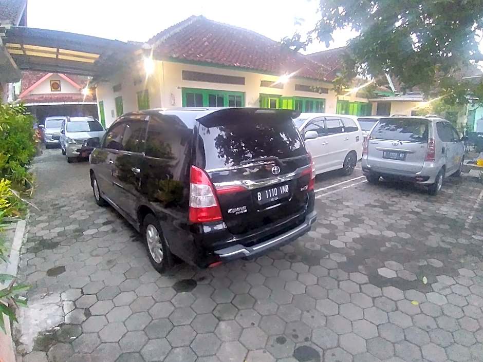 Bahagia Sederhana Homestay by ZUZU