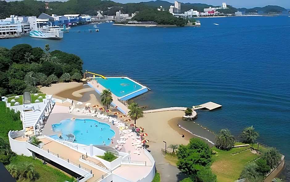 Toba Seaside Hotel