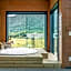 Lakeside Cabin - Villas Mornas: Nature, Jacuzzi