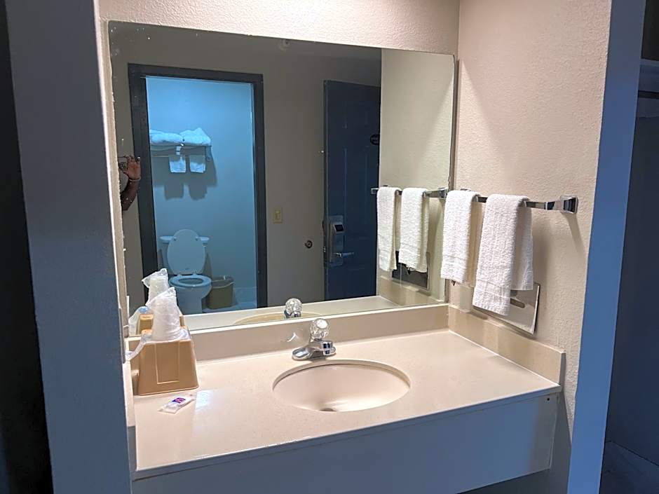 Motel 6 Tulsa, OK Airport