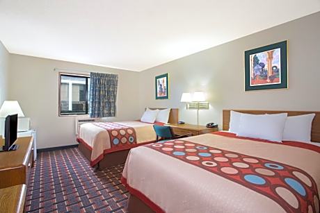 Queen Room with Two Queen Beds - Non-Smoking