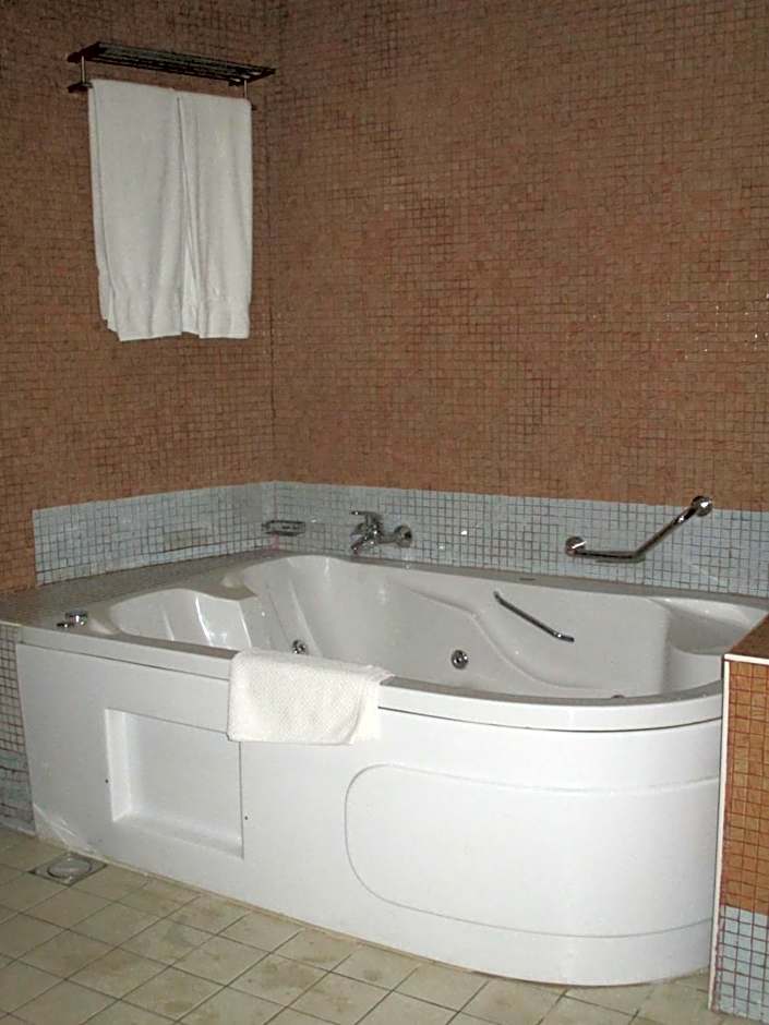 Imperial Royale Hotel