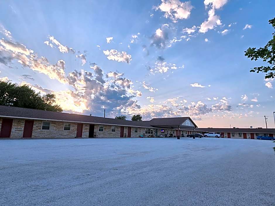 OYO Sandman Inn