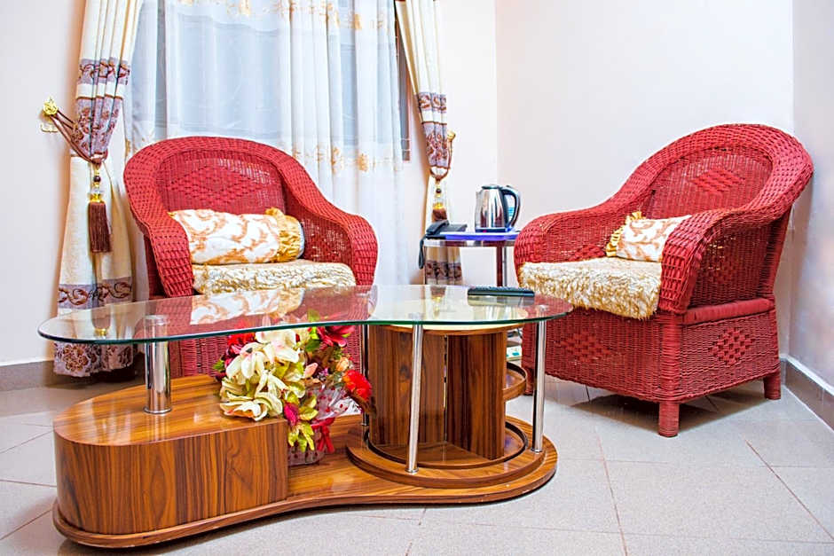 Mzunguu Safari Lodge