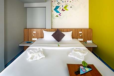 Comfort Queen Room