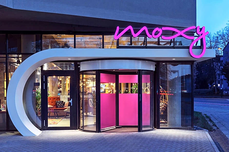 Moxy by Marriott Duesseldorf South