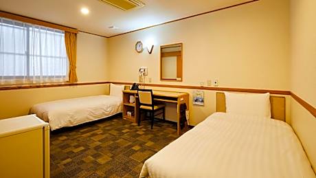 Accessible Twin Room - Non-Smoking