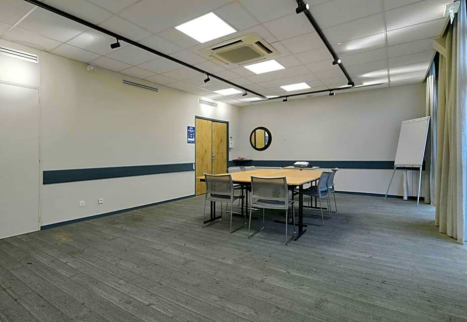 B&B HOTEL Le Mans Centre Cathedrale