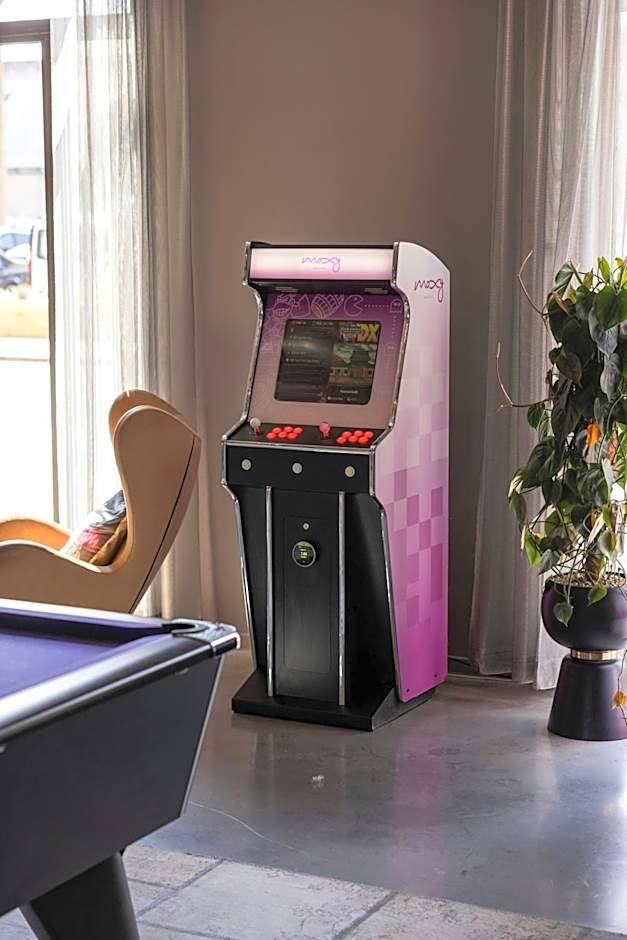 Moxy by Marriott London Excel